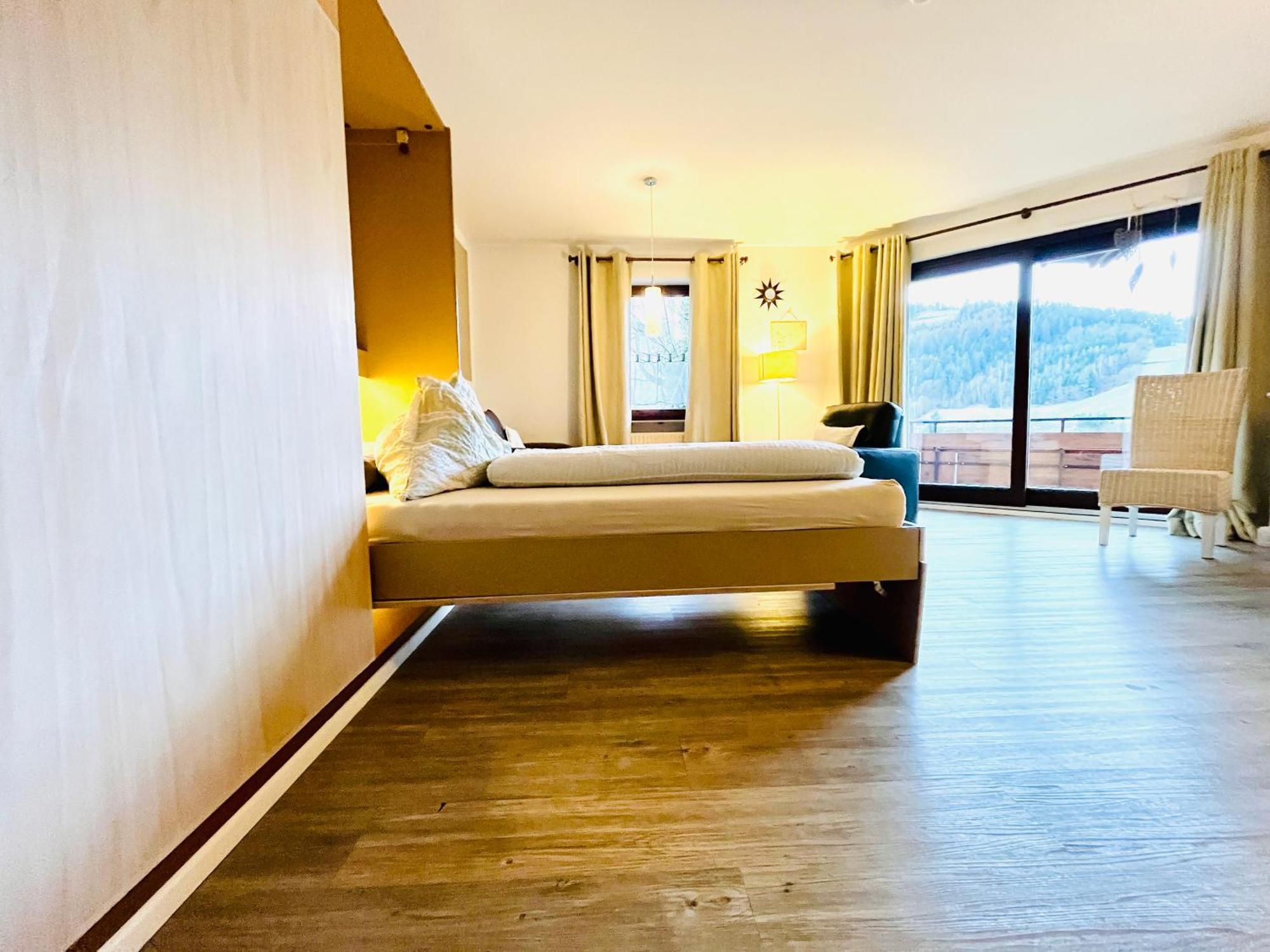 Goldener Hahn B&B Baiersbronn - Ferienwohnungen Mit Hotel Service Nahe Gartenschau Tal X Phòng bức ảnh