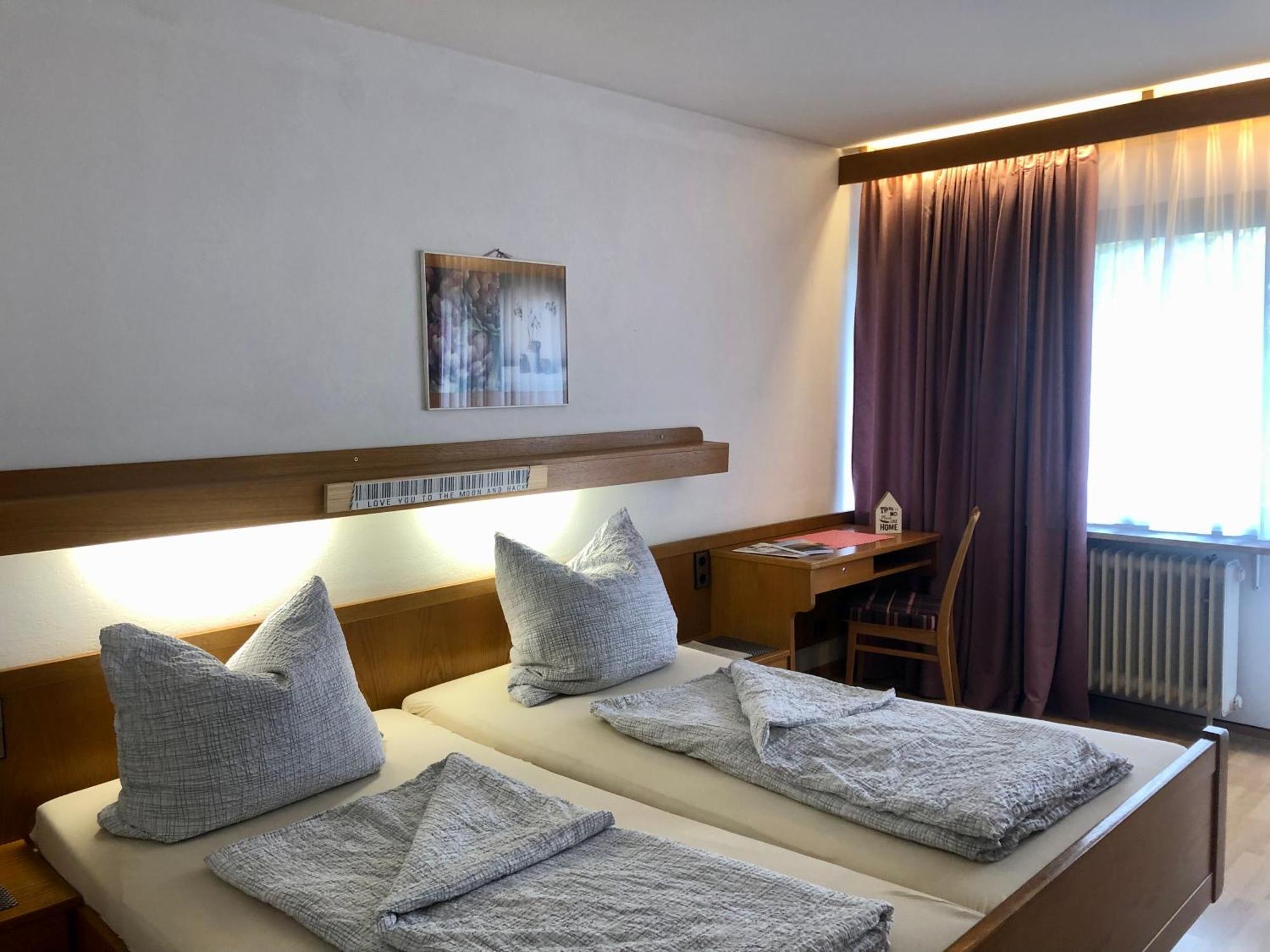 Goldener Hahn B&B Baiersbronn - Ferienwohnungen Mit Hotel Service Nahe Gartenschau Tal X Phòng bức ảnh